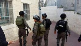 شاهد: الاحتلال يقتحم حرم جامعة القدس في بلدة أبو ديس بالقدس المحتلة