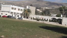 إخلاء مدرسة ثانوية في نابلس عقب استهدافها بقنابل الغاز