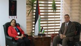 السفير اللوح يستقبل وزيرة الصحة في القاهرة