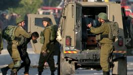 نابلس: قوات الاحتلال تعتقل مواطنًا وتُصيب العشرات بالاختناق في بلدة سالم 