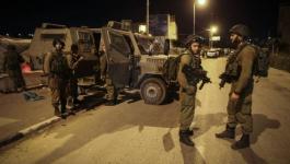 قوات الاحتلال تعتدي على فتىً وتعتقل شابًا في القدس