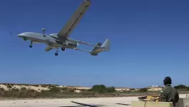 طائرات بدون طيار.
