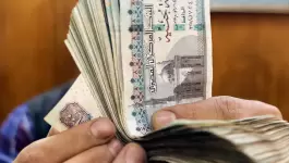 هبوط الجنيه المصري إلى أكثر من 26 جنيها مقابل الدولار