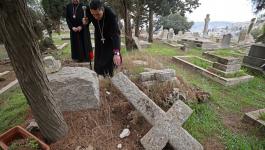 بطاركة ورؤساء الكنائس في القدس يدينون الاعتداء على المقبرة البروتستانتية