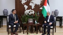 طالع تفاصيل لقاء اشتية بسفير كندا لدى فلسطين 