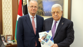 الرئيس يتسلم التقرير السنوي لصندوق الاستثمار الفلسطيني 2022