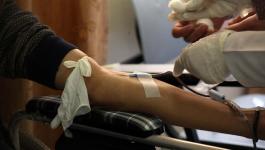 مستشفى الخليل يُطلق حملة للتبرع بالدم لصالح جرحى العدوان الإسرائيلي في جنين.jpg
