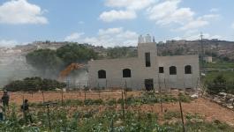 قوات الاحتلال تهدم منزلًا شرق الخليل