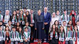 الأميرة المغربية للا حسناء تستقبل أطفال مخيم وكالة بيت مال القدس