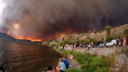 إخلاء مدينة كندية وإعلان حالة الطوارئ في مقاطعة بسبب الحرائق
