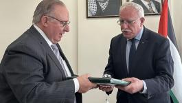 المالكي يُودع السفير الأوروغواي لمناسبة انتهاء مهامه الرسمية لدى فلسطين