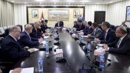 رئيس الوزراء مصطفى خلال اجتماعه مع الشركاء الدوليين