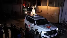 الصليب الأحمر يتسلم جثث المحتجزين