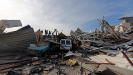 الاحتلال يهدم منشآت تجارية جنوب الخليل