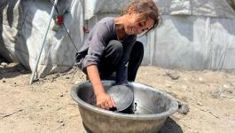 في قلب الخيام.. حين يتحوّل الماء الملوّث إلى تهديد يومي