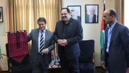 صيدم يكرّم السفير البرتغالي بعد انتهاء مهام عمله في فلسطين