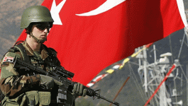 مقتل جنديين تركيين وإصابة 5 آخرين إثر هجوم على قاعدة عسكرية في تركيا.gif