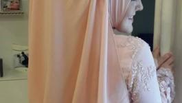 إذا كنت محجبة فذلك لا يعني أن لا تكوني لافتة