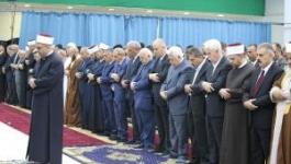 الرئيس يؤدي صلاة العيد في مسجد التشريفات بمقر الرئاسة.jpg