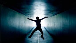 غزة.. إصابة خطيرة لطفل سقط عن علو