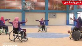 بالفيديو: فتيات ذوي الإعاقة يُمارسن رياضة كرة السلة جلوساً