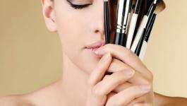 1378115027_Bridal-Makeup-Tools