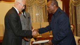 سفير فلسطين يبحث التعاون المشترك مع غينيا.JPG