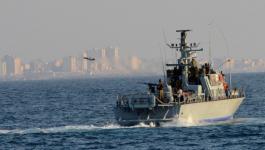 بالأسماء: بحرية الاحتلال تعتقل 4 صيادين في بحر شمال القطاع وتصادر مراكبهم 