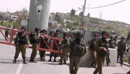  الاحتلال ينصب حاجزاً عسكرياً على مدخل الريف الغربي 