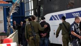 الاحتلال يفرج عن فتاتين وشاب من القدس بشرط الحبس المنزلي 