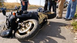 مصرع شاب بحادث سير مروع أثناء قيادة دراجة نارية في خانيونس