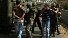 الخليل: الاحتلال يعتقل مواطنين من بلدة سعير