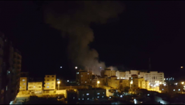 استهدفت طائرات الاحتلال الإسرائيلي مساء اليوم الاثنين، منزلين في مدينتي رفح وخانيونس جنوب قطاع غزة.  وأفاد مراسل وكالة 