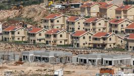 وزير الاستيطان يطالب غانتس بعدم المصادقة على مشاريع بناء للفلسطينيين في منطقة 
