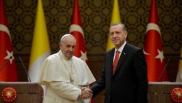 أردوغان وبابا الفاتيكان يدعوان للحفاظ على وضع القدس.jpg