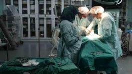بالصور: عملية استئصال ورم نادر بالرقبة في مشفى الخدمة العامة بغزّة