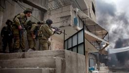 بالصور: قوات الاحتلال تقتحم منزل مراسل وكالة 