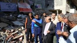 الحساينة يتفقد البنايات السكنية التي تعرضت للتدمير خلال العدوان الأخير بغزة