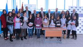 اتفاقية لمنح الطلاب الفلسطينيين بسوريا حقائب وقرطاسية مدرسية