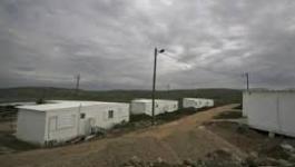 الاحتلال ينصب 6 كرفانات جديدة في معسكر بالخليل.jpg