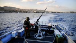 زوارق الاحتلال تستهدف الصيادين ببحر غزة
