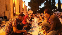 الهلال الأحمر التركي ينظم إفطاراً جماعيا بالأقصى