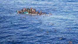 مصرع 25 شخصاً جراء غرق قارب مهاجرين قبالة السواحل الليبية