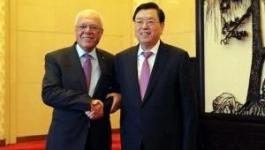عبد الرحيم يطلع رئيس اللجنة الدائمة لمجلس نواب الصين على آخر التطورات الفلسطينية.jpg