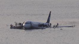 إنقاذ 8 أشخاص بتحطم طائرة أميركية في المحيط الهادئ