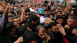 بالفيديو والصور: انطلاق مراسم تشييع جثمان الزميل الصحفي أحمد أبو حسين لمثواه الأخير