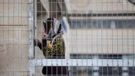 مركز فلسطين: 38 أسيرة في سجون الاحتلال يتعرضن للقهر والتنكيل