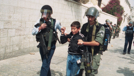الاحتلال يعتقل طفلًا
