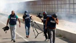 الإعلام الرسمي يُدين استهداف المستوطنين للطواقم الصحفية في رام الله 