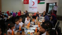 الهلال الأحمر التركي ينظم فعالية إفطار الأيتام بغزة 1.jpg
